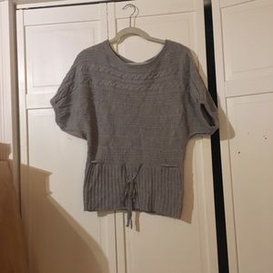Short sleeve knit sweater, grey